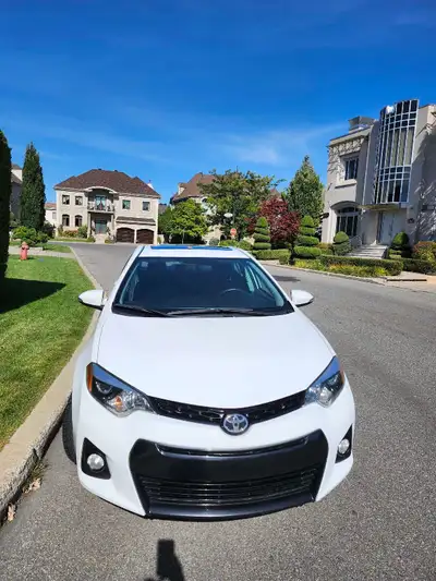 Toyota Corolla Sport 2014 tout équipé!! Femme propriétaire En excellente condition A1, tout fonction...