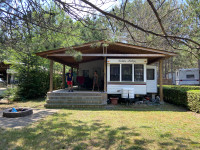 1997 Golden Falcon Park Avenue 34ft trailer 