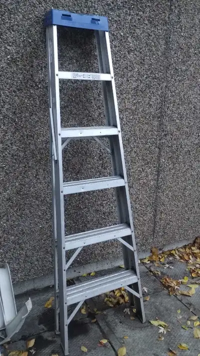 Escabeau en aluminium 6 pieds, View more