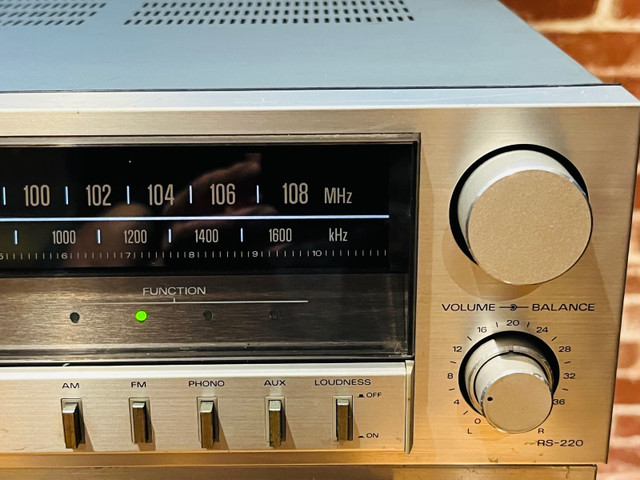 Fisher RS 220 AM/FM stereo receiver  dans Chaînes stéréo  à Longueuil/Rive Sud - Image 4