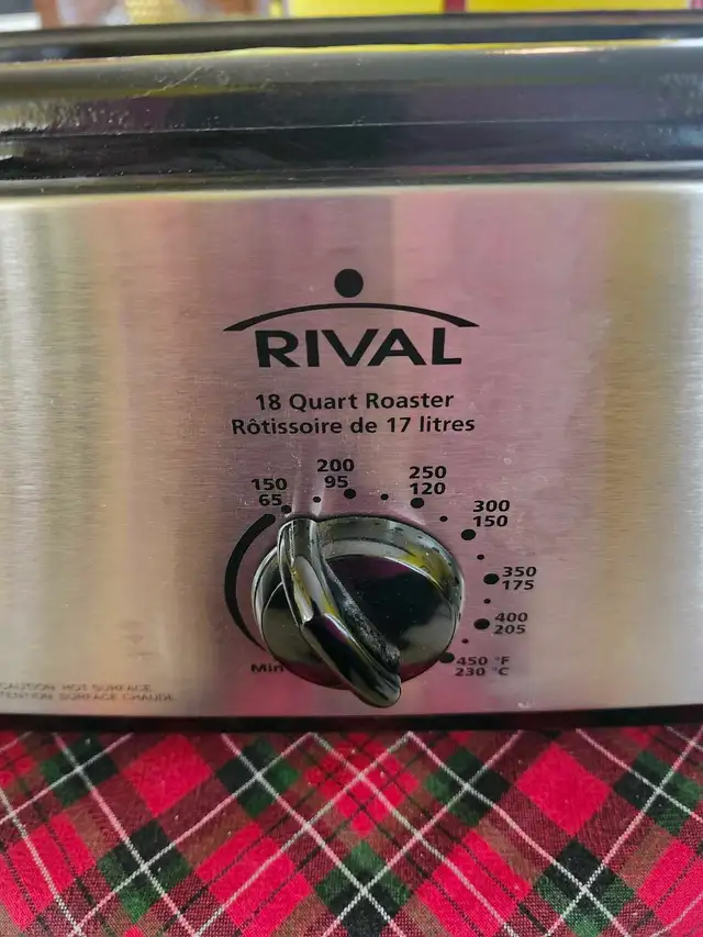 Rival 18 court roaster oven in Stoves, Ovens & Ranges in Hamilton - Image 2