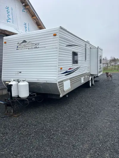 model I275fsl. 27.5 foot camper everything work as it should reason for sale / no need for it ! will...