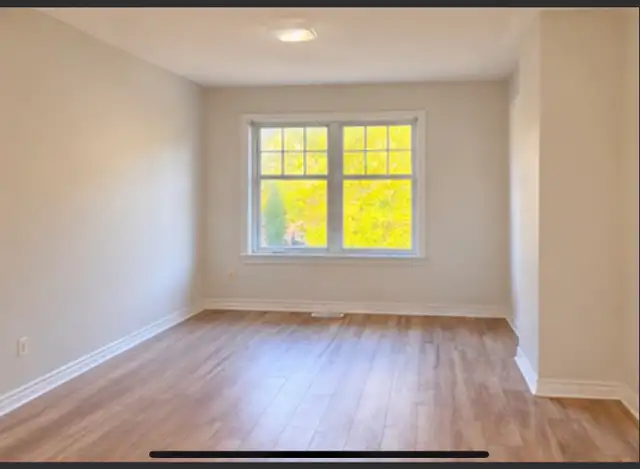 Beautiful renovated 3.5 bedroom townhouse in Barhaven in Long Term Rentals in Ottawa - Image 4