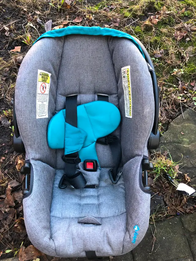 Car Seat 3-in-1 Base, Basket and Stroller in Strollers, Carriers & Car Seats in City of Montréal - Image 3