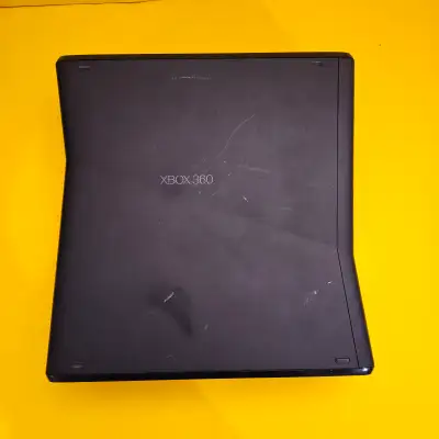 I'm selling this Xbox 360 Console. It doesn't include any cable or controller It's been tested and e...