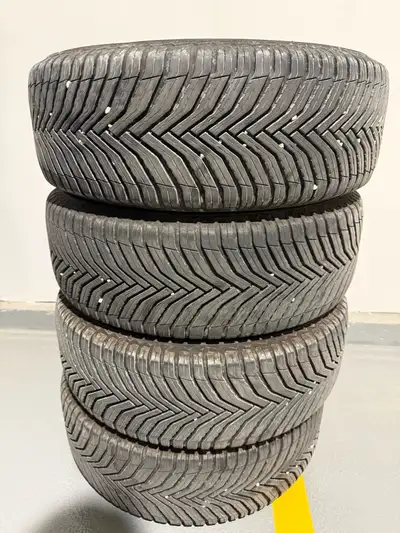Michelin Cross Climate All weather tires 235/60r17 Great condition No patches or plugs No leaks $600...