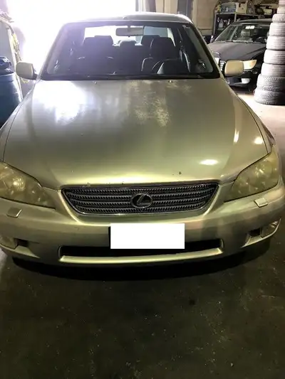 parting out the few of 2001 2002 2003 2004 2005 lexus is300, parting out the PARTS ONLY! For PART OU...