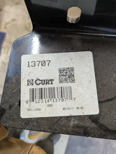 Selling a Curt trailer hitch, model number 13707. Fits Fotdvand Lincoln Sedand. This is a used hitch...
