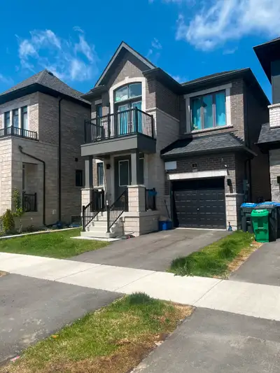 Detached house for rent in Caledon
