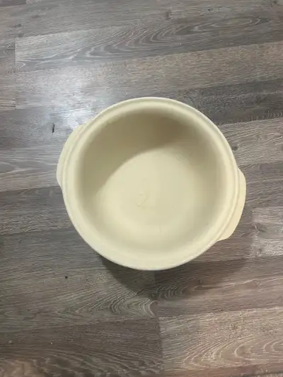 Brand new large pampered chef bowl, View more