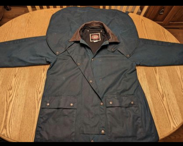 VINTAGE Australian Outback Drover Oilskin Coat in Men's in St. Catharines - Image 2
