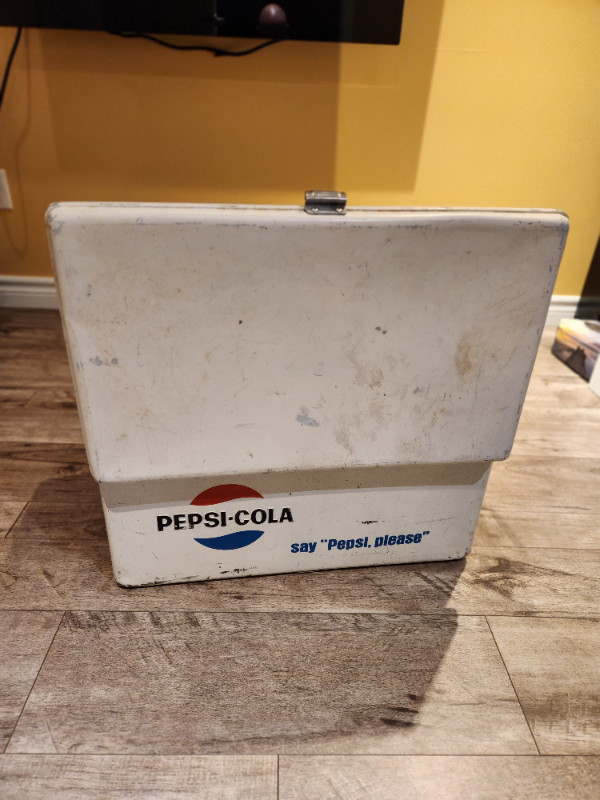 Vintage Metal White Pepsi Cola Cooler - say "Pepsi, please" in Arts & Collectibles in Cornwall - Image 2