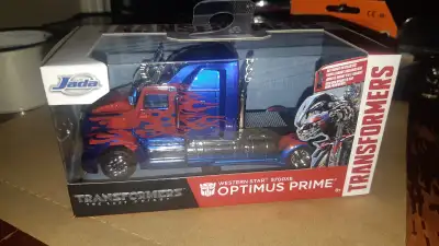 1/32 Western Star 5700XE Optimus Prime Transformers The Last Knight by Jada $20