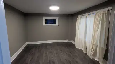 1200 sqft 2 bedroom with a den. Located close to schools, and grocery. Public transportation. A larg...