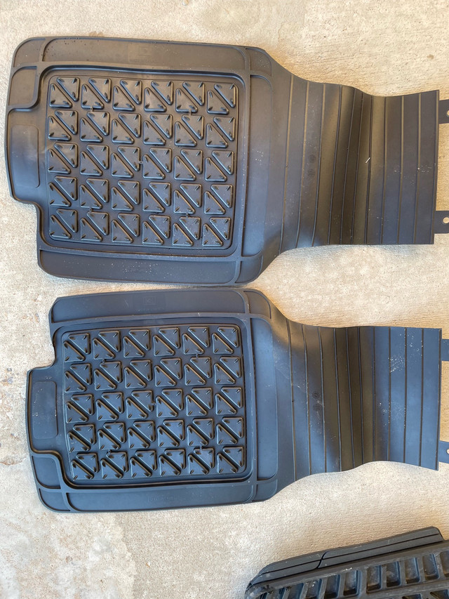 Used Car Floor Mats (Front&rear) in Other Parts & Accessories in London - Image 2