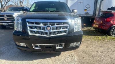 Cadillac Escalade 2013 with SAFTEY