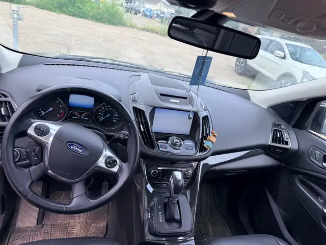 2015 Ford Escape Titanium510357520096307204