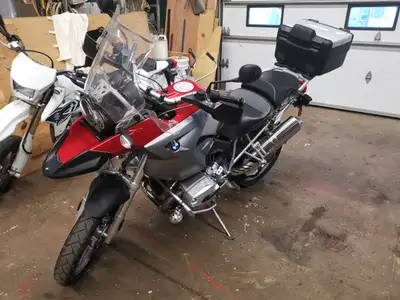 R1200 GS with off Road tires plus extra set of road tires, BMW luggage, always stored in heated shop...