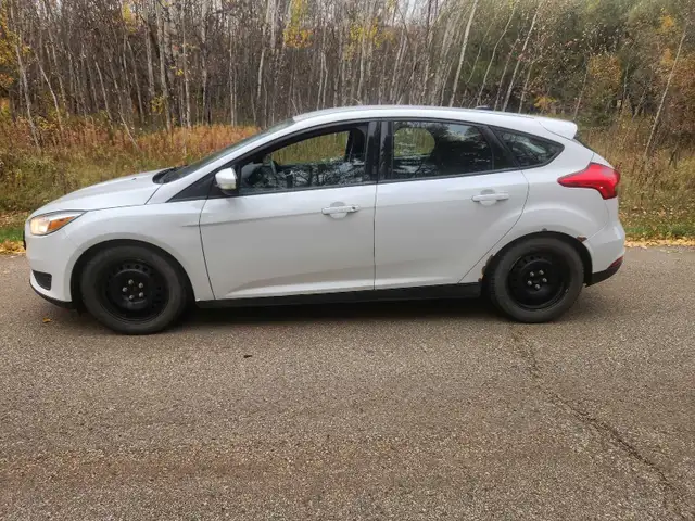 2016 focus se in Cars & Trucks in Strathcona County - Image 3
