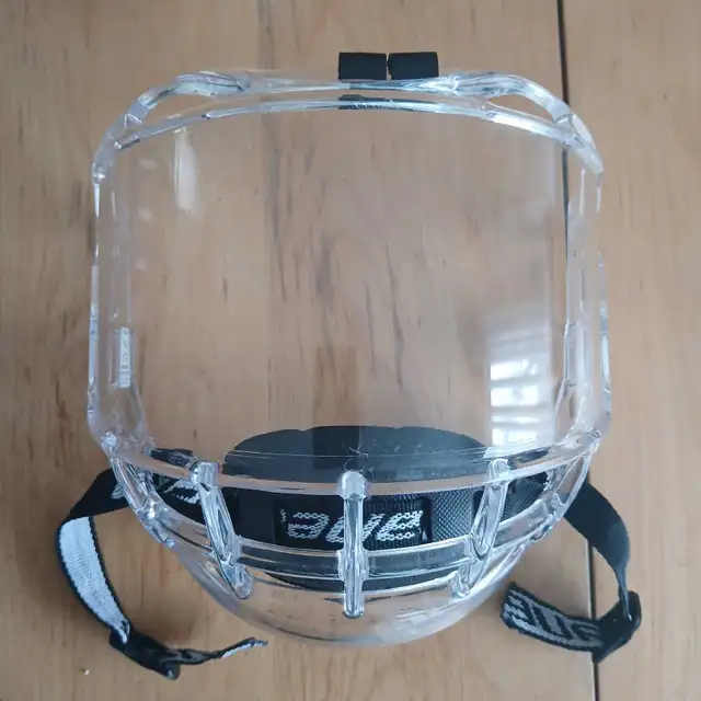Various Hockey Visors, Cages and Socks in Hockey in City of Toronto - Image 3