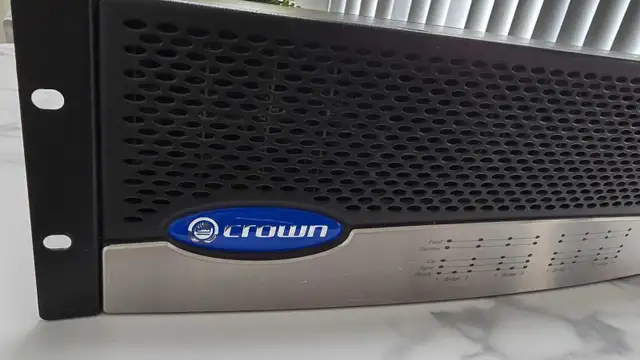 QSC POWER AMPLIFIER CTS 8200 , 8 CHANNELS.. LIKE NEW CONDITION  in Performance & DJ Equipment in Oakville / Halton Region - Image 4