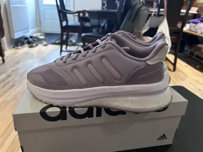 Découvrez ces chaussures Adidas X_PLRPHASE pour femmes, de taille US 8 / UK 6.5 / EUR 40, idéales po...