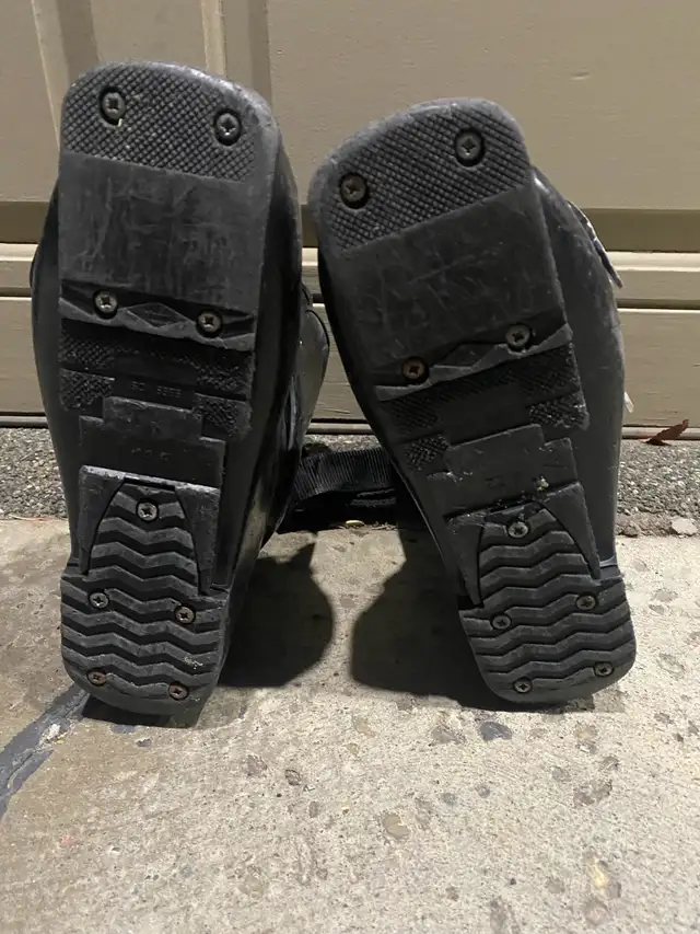 Rossignol Ski Boots 22.5 in Ski in Calgary - Image 4