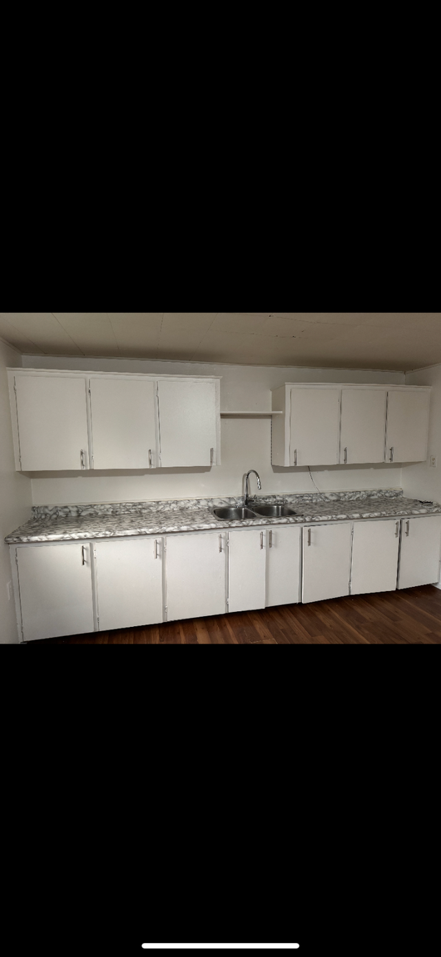 St-Francois-du-Lac: 3.5-bedroom unit with balcony, lower duplex with parking(s)