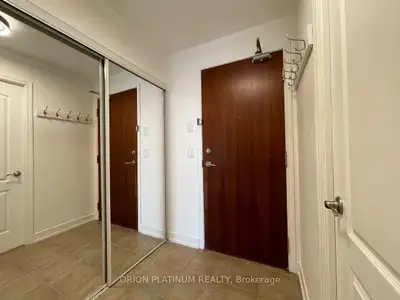 1 bed + den 2 bath condo for rent in Mississauga