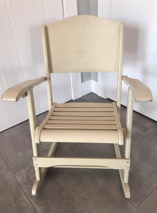 Chaise berçante pliable pour enfants en bois Vintage dans Chaises, Fauteuils inclinables  à Longueuil/Rive Sud - Image 3