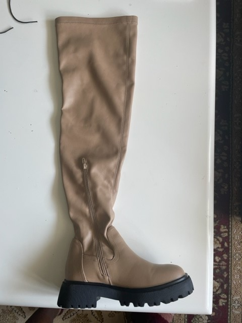 Brown Leather Platform Boots MOVING SALE in Women's - Shoes in Oshawa / Durham Region - Image 2