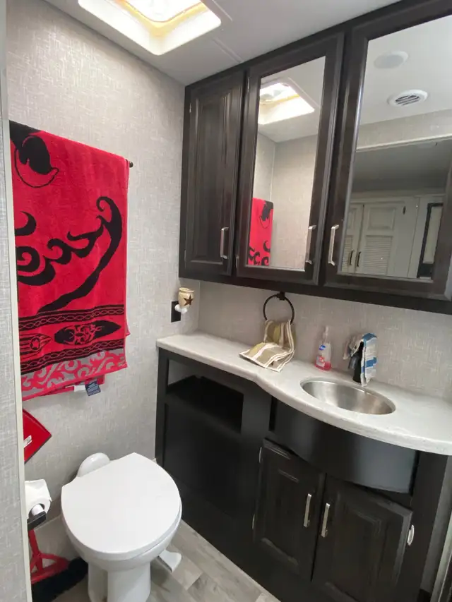 2022 Jayco Precept 37G Motorhome in RVs & Motorhomes in Grande Prairie - Image 7