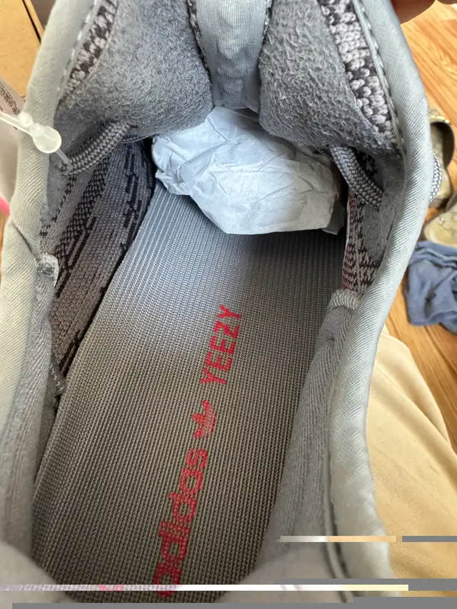 Adidas Yeezy 350 V2 AH2203 Beluga 2.0 Size 11 US NEVER WORN! in Men's Shoes in City of Toronto - Image 11