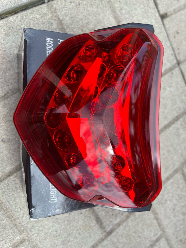 06 GSX R750 tail light  in Sport Bikes in Oakville / Halton Region - Image 2