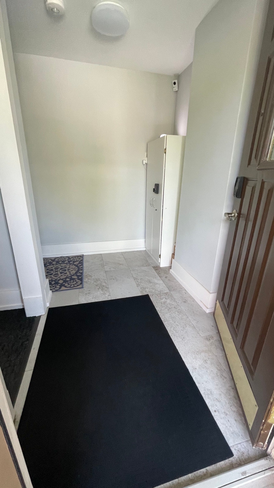 Beautiful 2 Bedroom Apartment 4