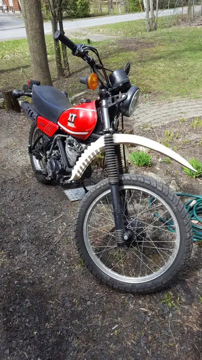 FRANÇAIS : Exceptionnelle et ultra-rare Yamaha XT 250 de 1980 — 100% d'origine et prête à rouler ! S...
