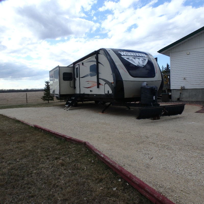 WINNEBAGO ULTRALIGHT TRAVEL TRAILER 42,000. RVs & Motorhomes
