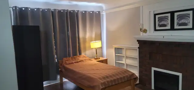 All-Female Students  House – 2 Mins to MacMaster! ($850  All-In)