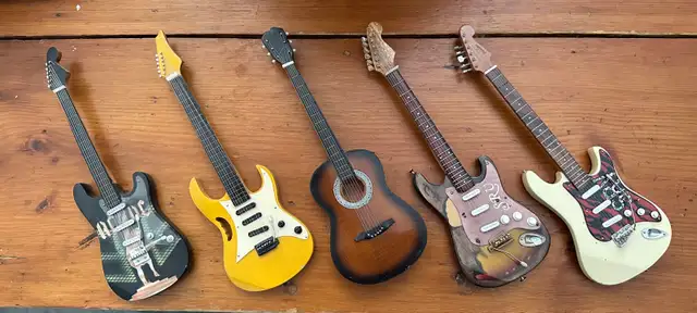Miniature Replica Guitars Collection in Hobbies & Crafts in Barrie - Image 2