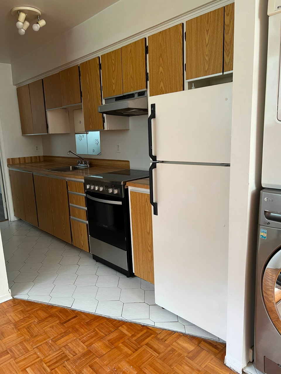 3-1/2 à louer – 3-1/2 for rent - electros. incl 5
