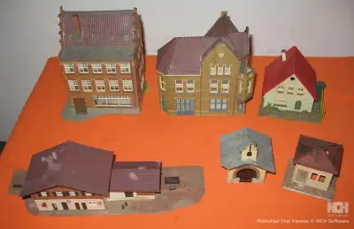 HO Train Model Buildings Auto Crossing Oil Refinery Etc.- Good-, View more