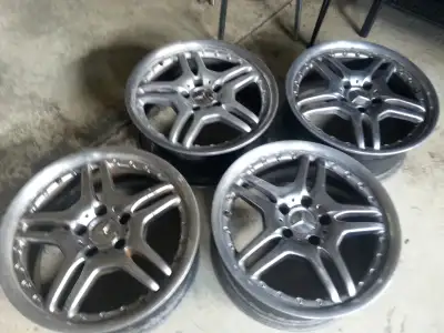 SELLING SET OF FOUR 17 INCH MERCEDES WHEELS,ONE OF THE WHEEL HAS DAMAGE.OTHER THREE WHEELS ARE GOOD....