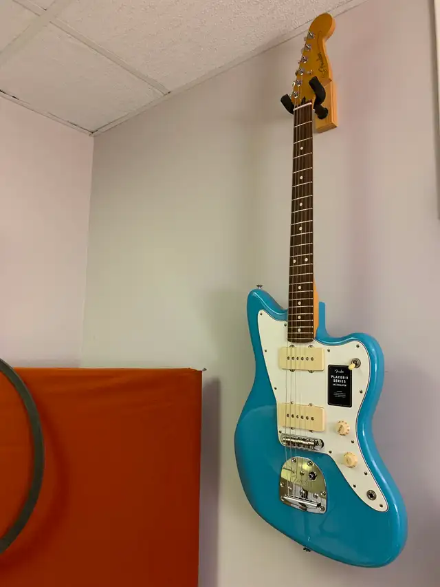 SOLD-Fender Jazzmaster Player II in Guitars in London - Image 4