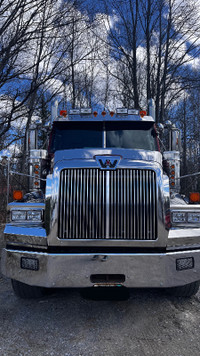 ‘19 Western Star triaxle dump truck for sale exceptional shape