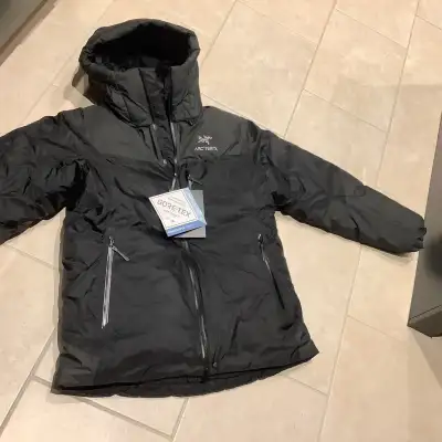 Arc’teryx Alpha Parka Women’s (BNWT), View more