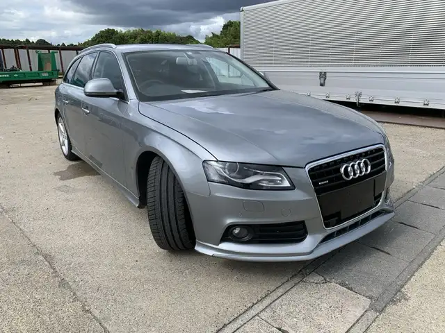 Audi A4 Avant Quattro 3.2L
