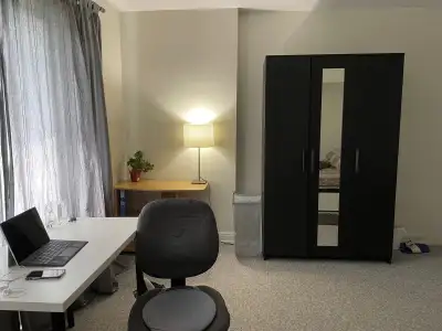 Room in student housing near Algonquin College