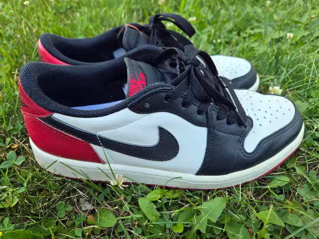 nike air jordan 1 retro low og black toe 2023 size 8.5 in Men's Shoes in Markham / York Region - Image 4