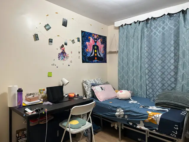 MAIN FLOOR BED ROOM FOR RENT AT EGLINTON / KENNEDY