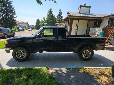 Sadly its time to move on, up for sale is my 2002 Mazda B4000 (Ford Ranger) 4.0L v6 4x4 444xxxkm 5 s...
